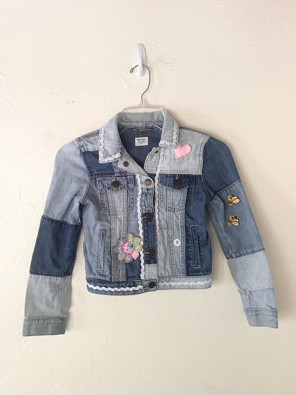 Gap Kids Patchwork Denim Jean Jacket Embroidered Hearts Flowers Bees Medium